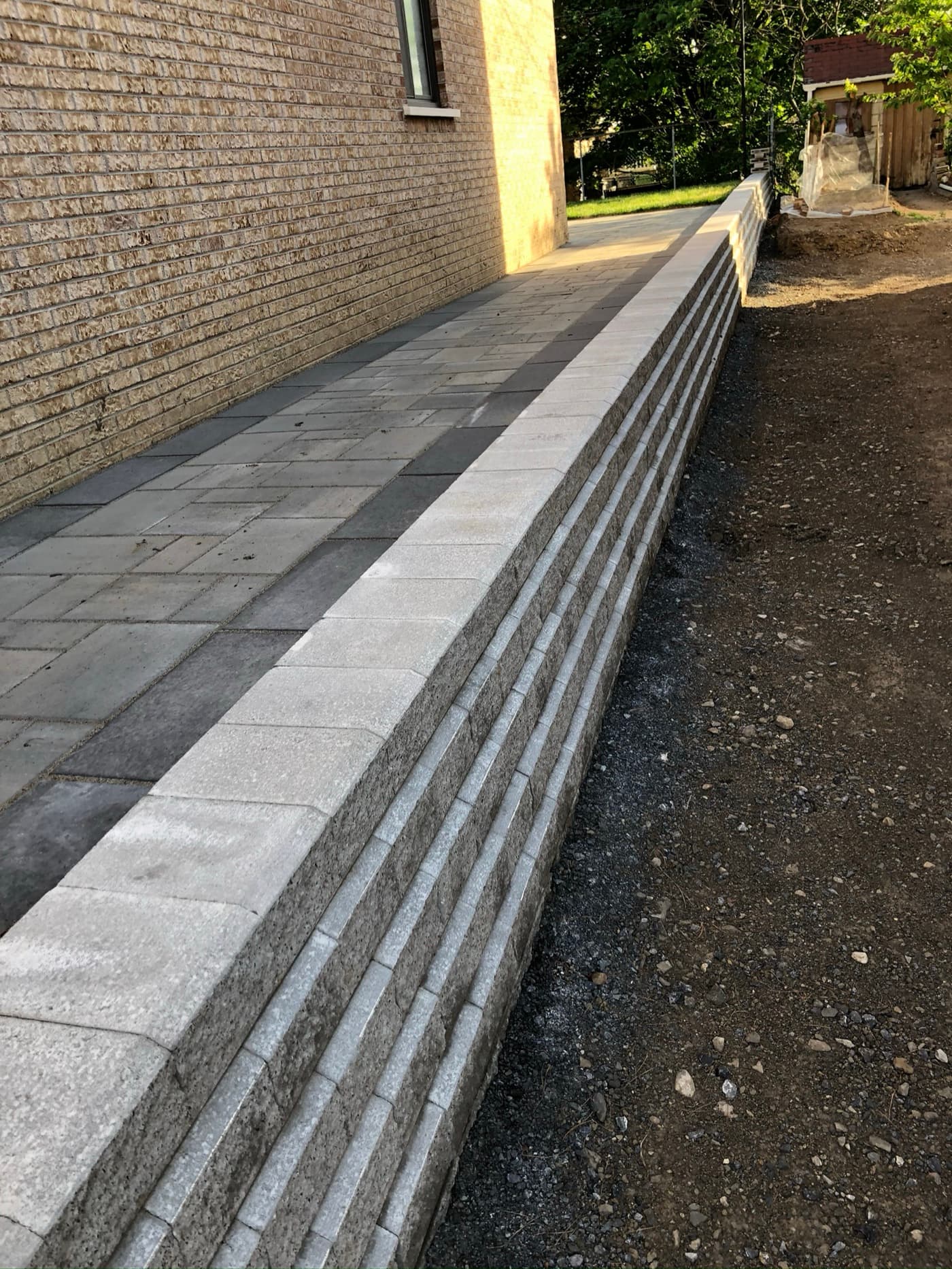 Groupe LPV retaining-wall and paver installation